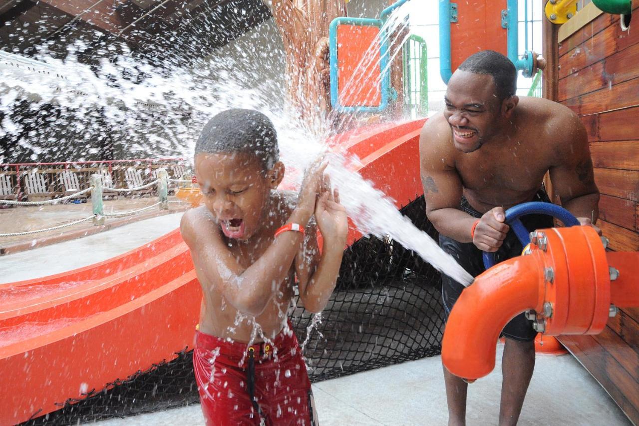 Six Flags Great Escape Lodge & Indoor Waterpark Queensbury Exteriör bild